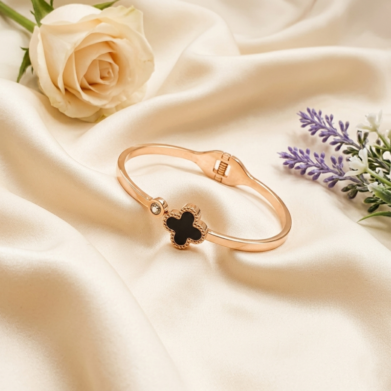Elegant Clover Rose Gold Bracelet