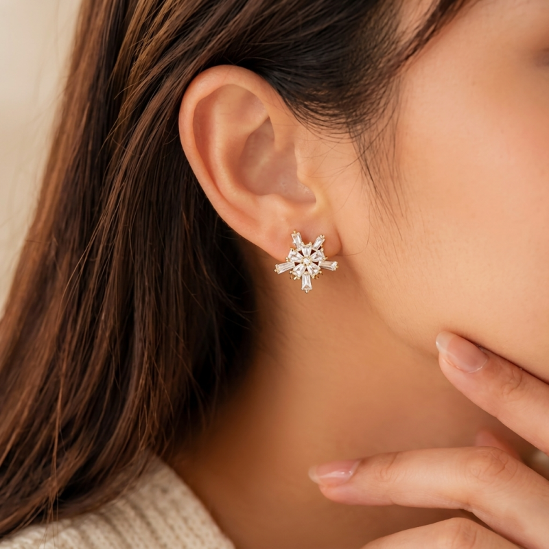 Sparkling Floral Snowflake Stud Earrings